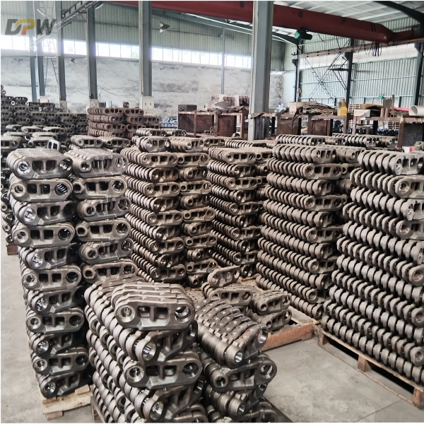 D155 track link chain ass'y(P/N:KM2661/41;175-32-00411) for KOMATSU dozer caonstruction machine -heavy duty bulldozer undercarriage part supplier. 
